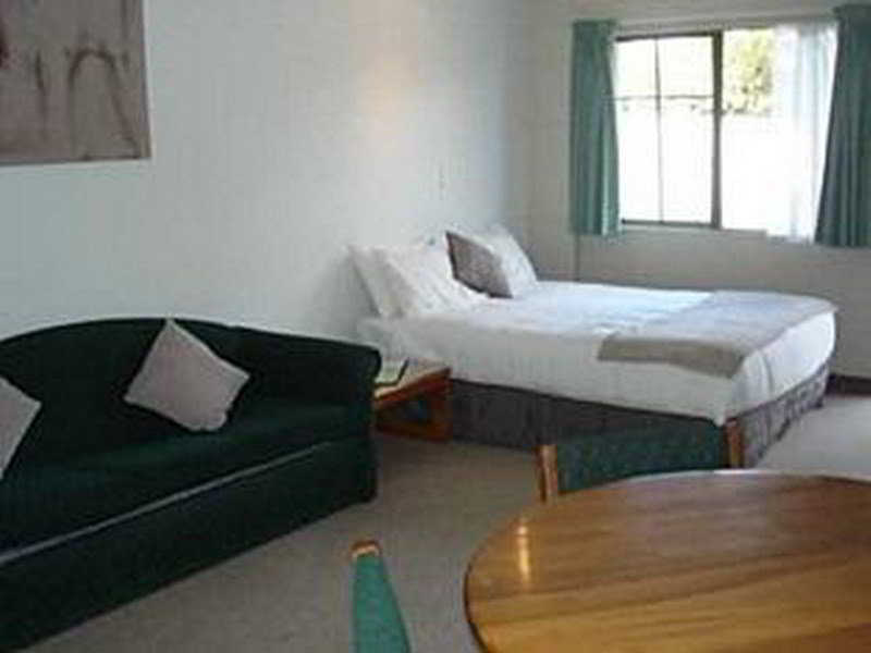Karaka Tree Motel Tauposjön Exteriör bild
